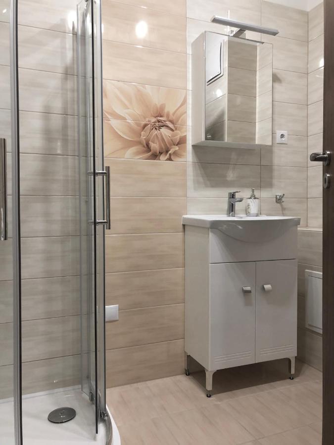 Exclusive Home - D. Apartman ペーチ エクステリア 写真